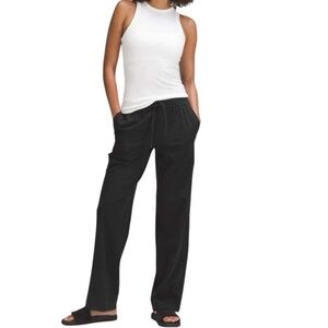 Lululemon Women’s Black High Rise Tapered Drawstring Luxtreme Pants Size 10